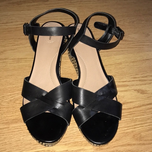 Lands’ End low woven wedge ankle strap sandals 9.5 - Picture 2 of 8